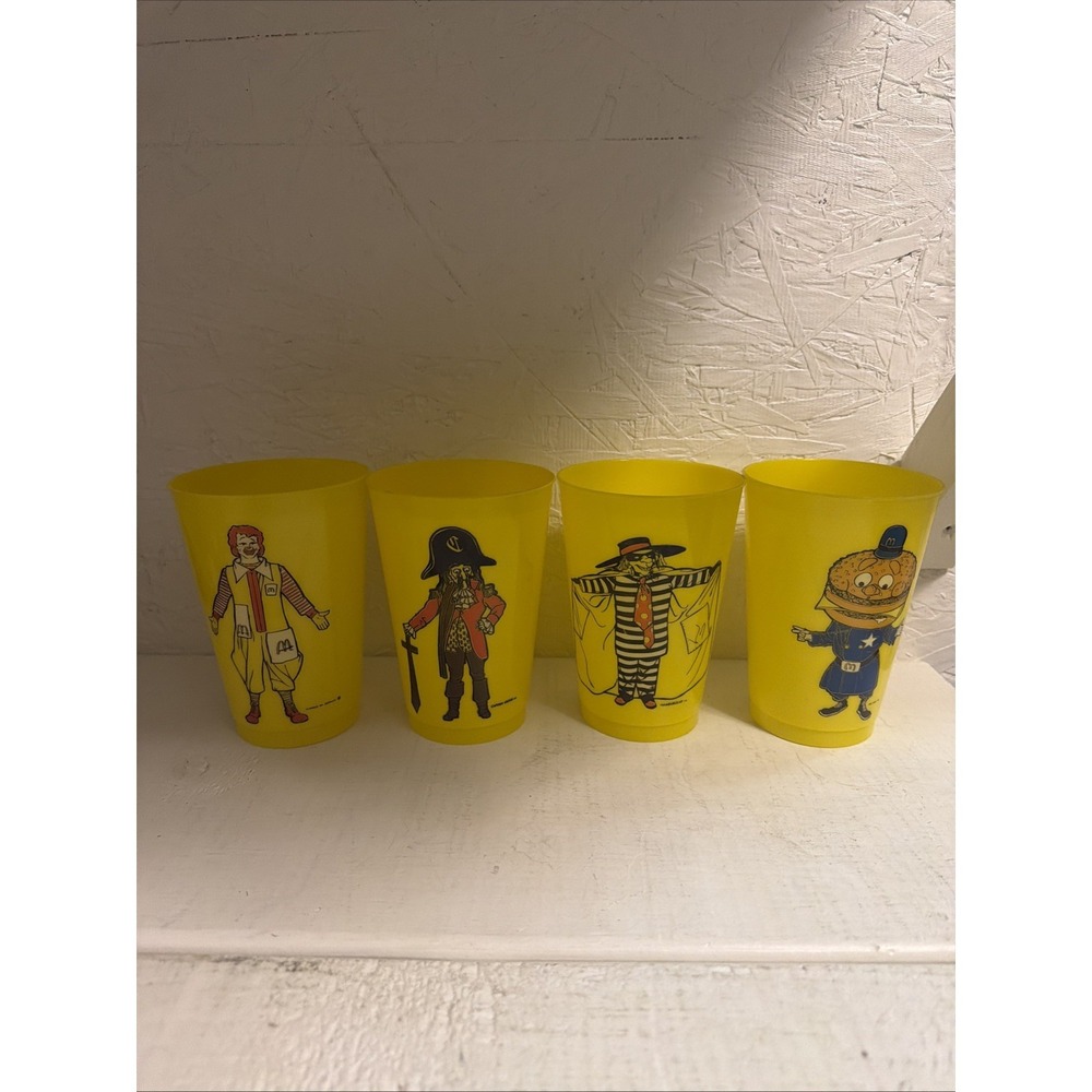 Lot of 4 Vintage McDonald's 1970s Cups With Double Sided Ronald McDonald Graphic